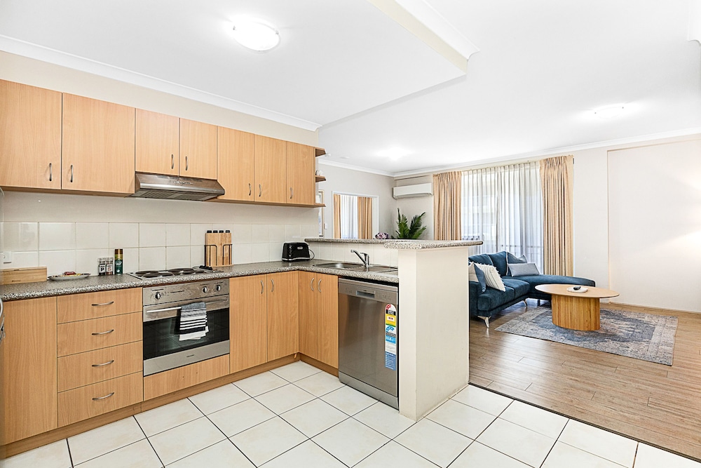 2bdr East Perth Getaway
