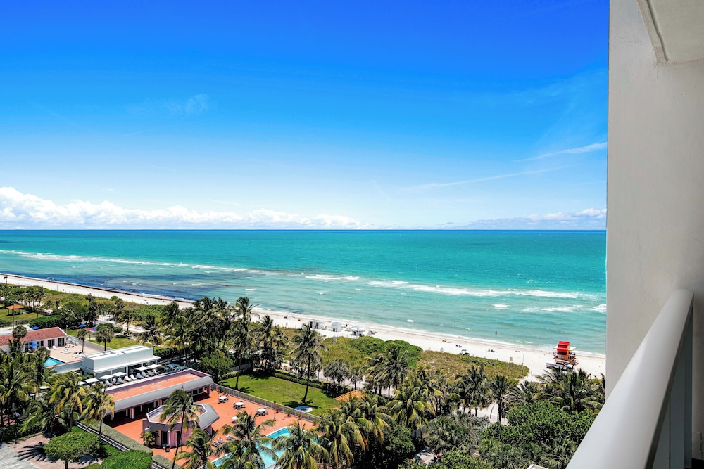 Luxury Vacation Rentals at 1 Hotel & Homes by LRMB