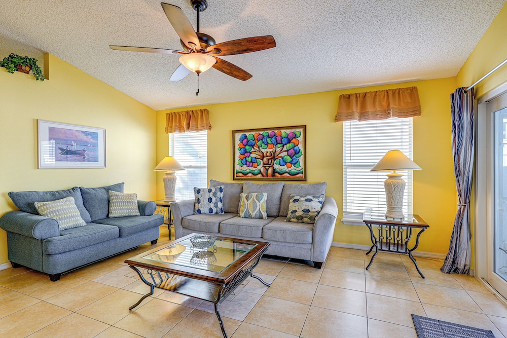 9 Mi to Walt Disney World: Family Home w/ Pool!