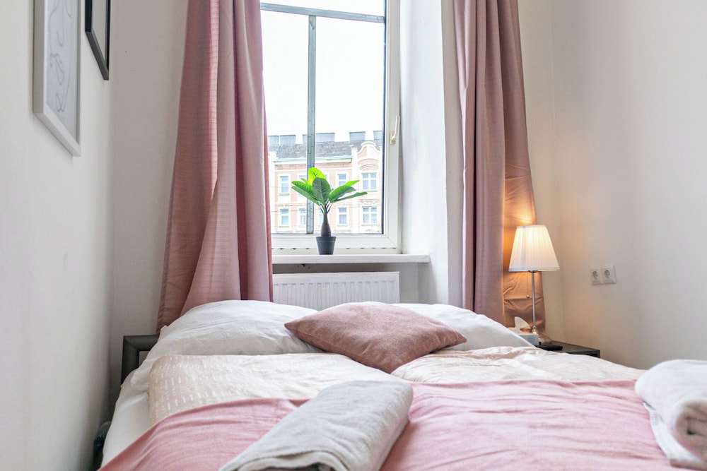 Cozy Room Shared Apt Millennium Tower