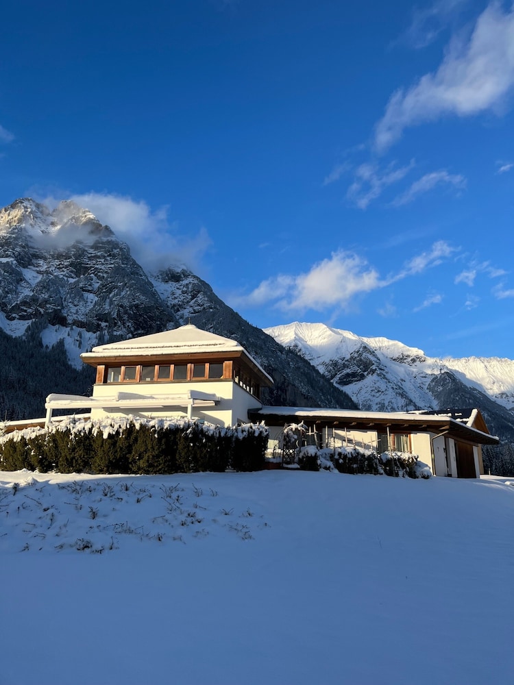 Chalet Leutasch With Ski Trail & Mountain Views