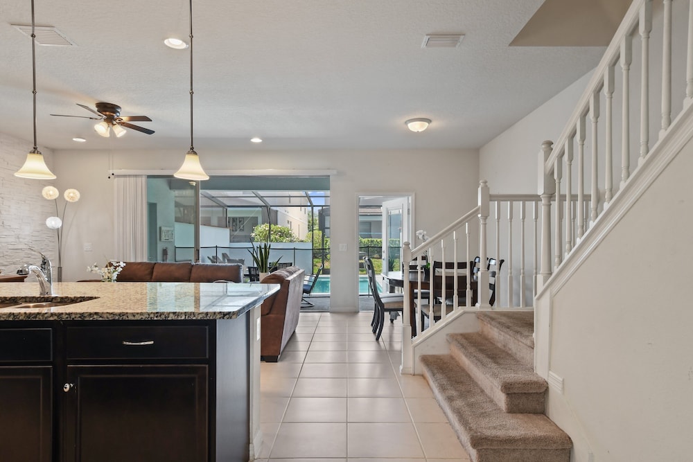 5-br Townhouse With Pool, Games, Disney