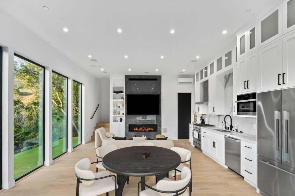 Oak Haven Sanctuary - Grand Estate With Pool, Guest House & Scenic Views
