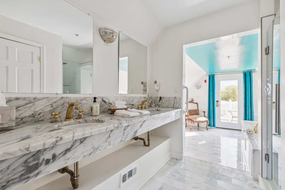 Columbia Vacations - The Columbia Inn at Peralynna Manor - Property Image 97