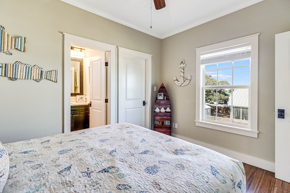 The James Pearl 4 Bedroom Home by RedAwning view 5