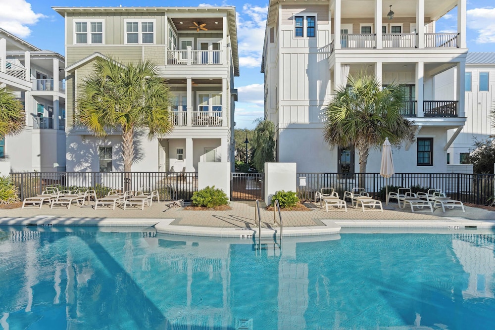 The Palmetto Blue by Avantstay Steps to Beach, Ocean Views