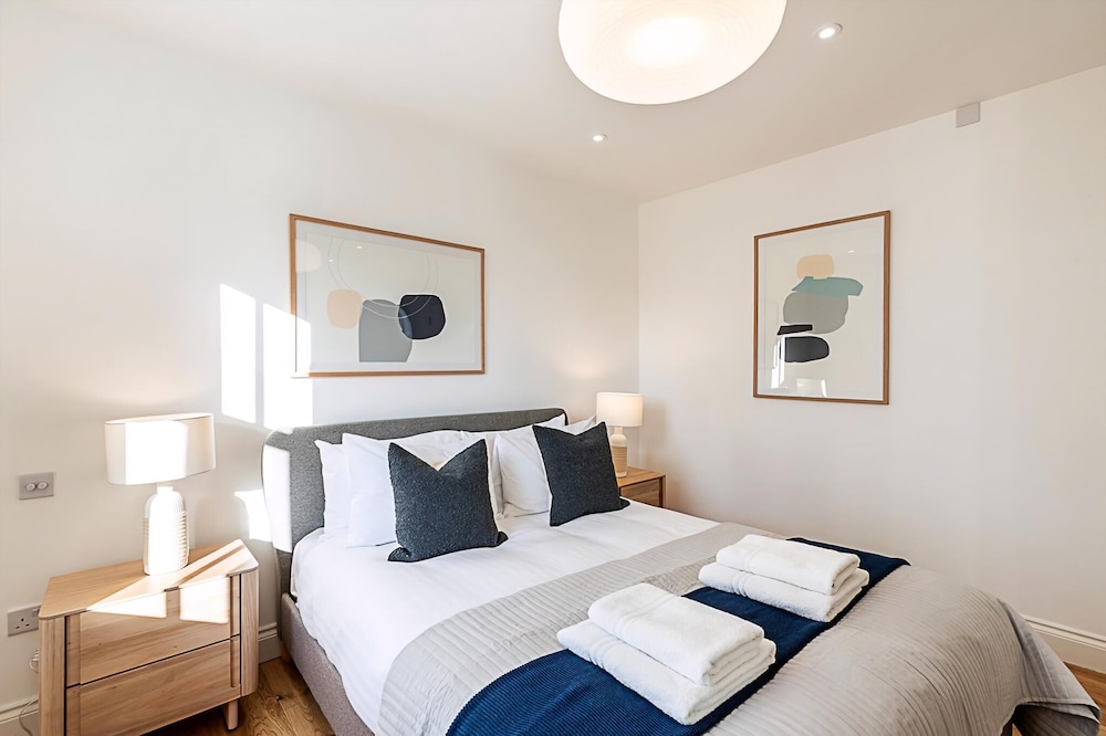 Upscale & Serene Getaway - Prime Chelsea Location!
