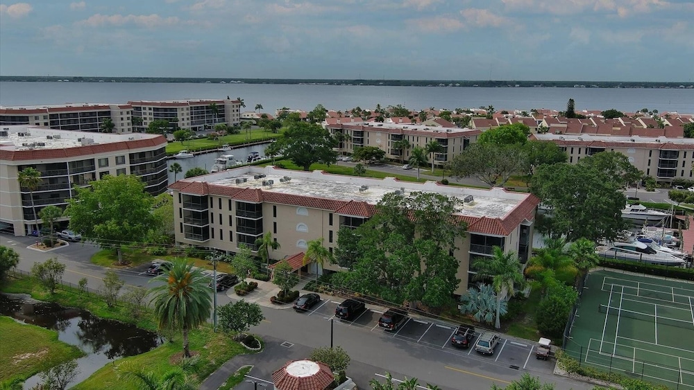 Quiet Condo Near Downtown Punta Gorda 2 Bedroom Condo