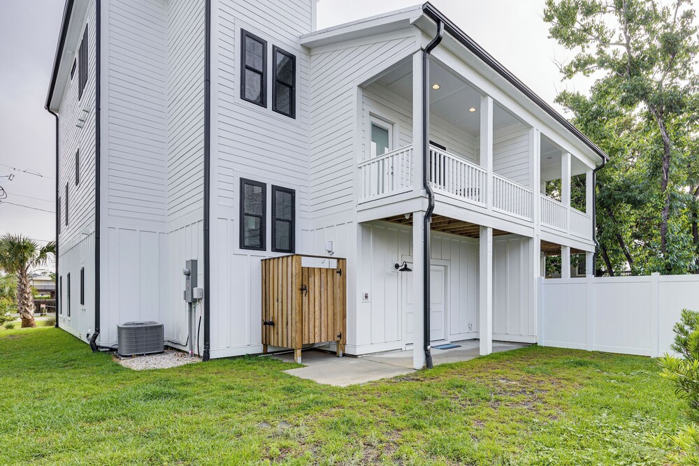 Walk to the Waves: Coastal Kure Beach Retreat