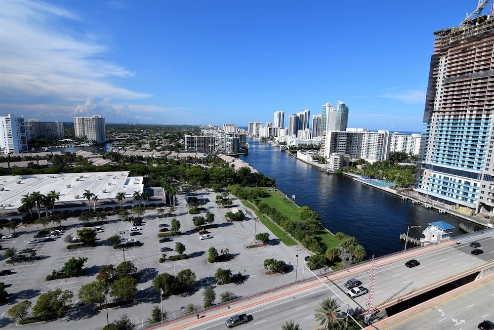 Amazing Ocean & Intracoastal View 1 Bedroom Unit @ The Beachwalk