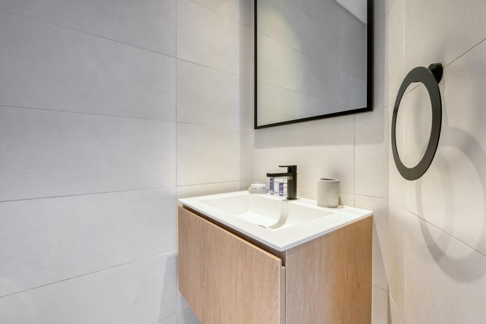 Luxury Apt W Burj Khalifa Vw Dubai Canal Access