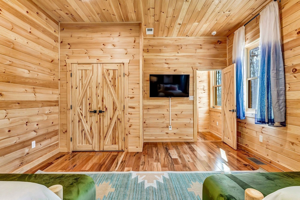 Grand Timber by Avantstay Indoor Pool Sauna Sports Court Game Room More