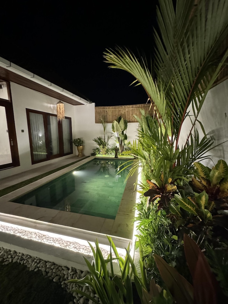 Villa Flora - Seseh Area