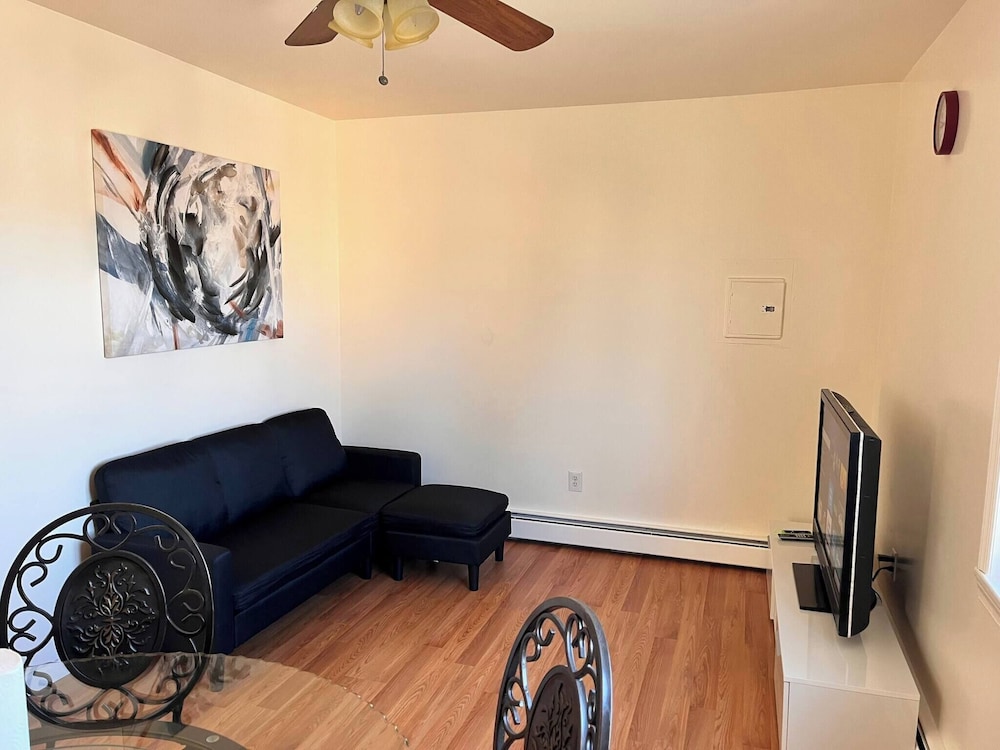 Amazing Three Bedrooms Apartment