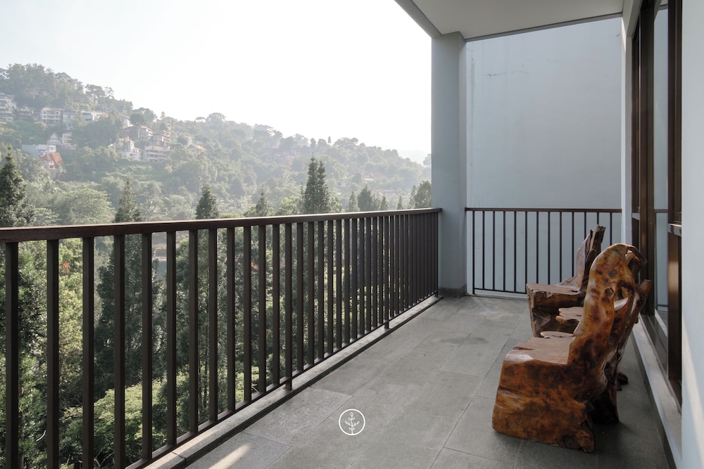 Magenta Hill View Villa 6 bedrooms with a private slide pool