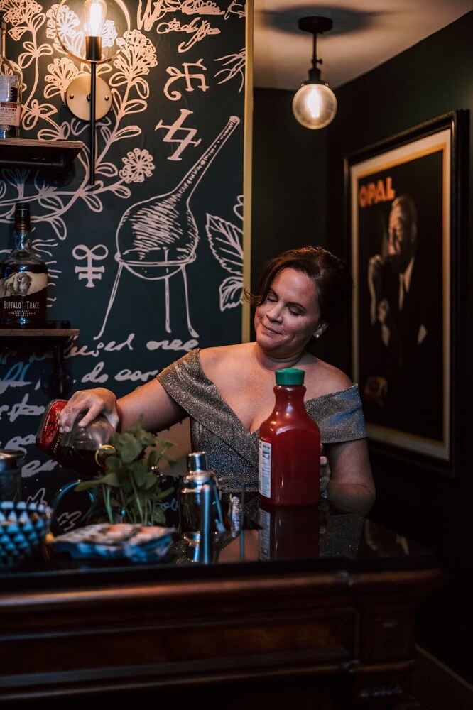 Old Clarksville House - Secret Bar