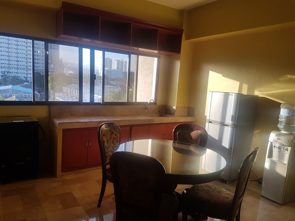 TSC Suites by Eastland Residences