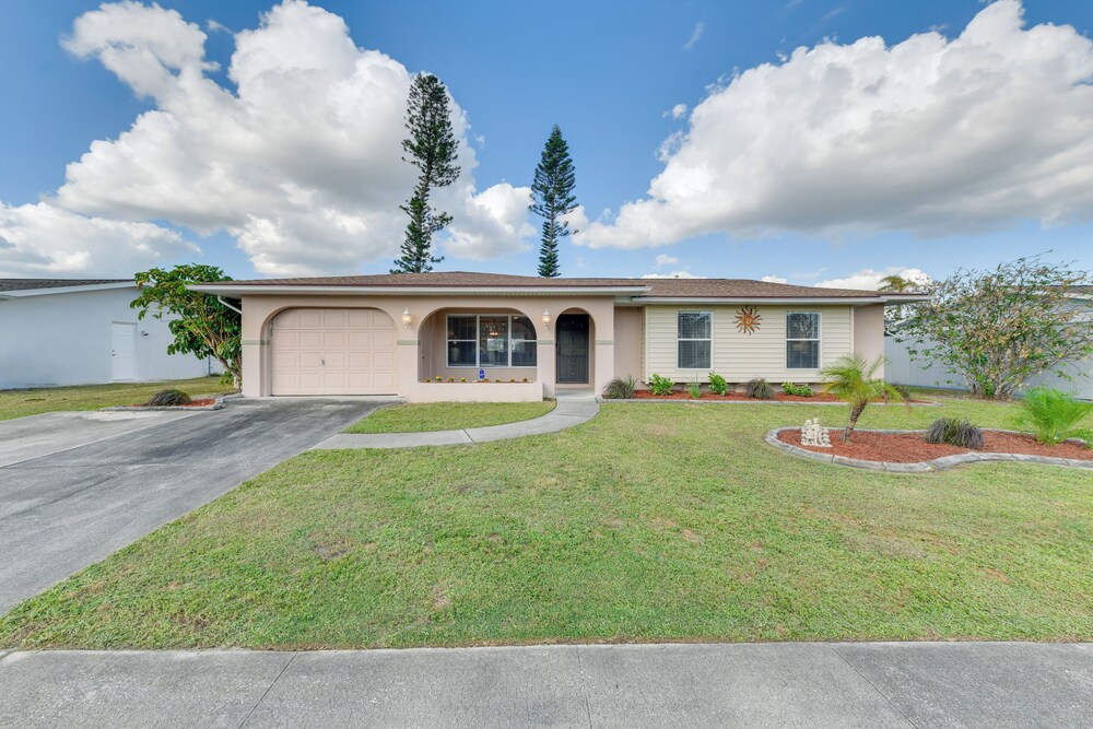 Canal-front Fishing & Pool: North Port Home
