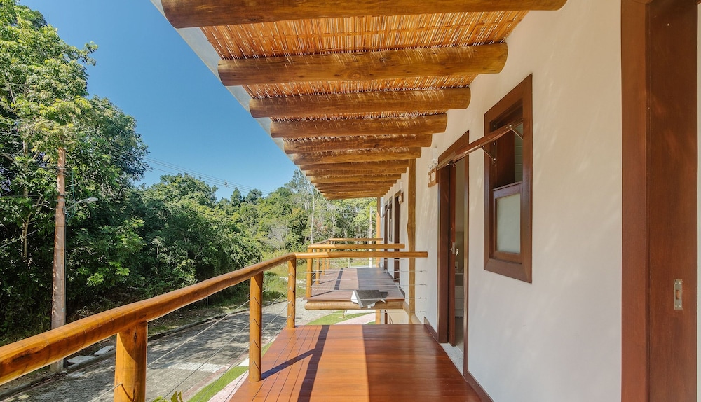 Houses in the Ecovillage D'ajuda Condominium - EVL