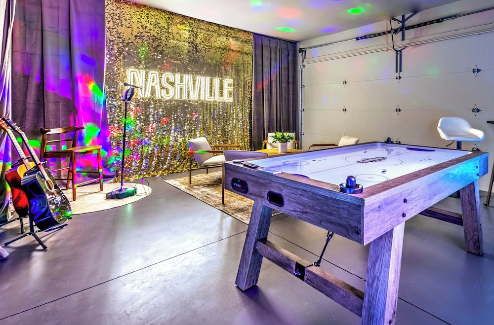 Luxury Retreat Double Rooftop Deck Game Room