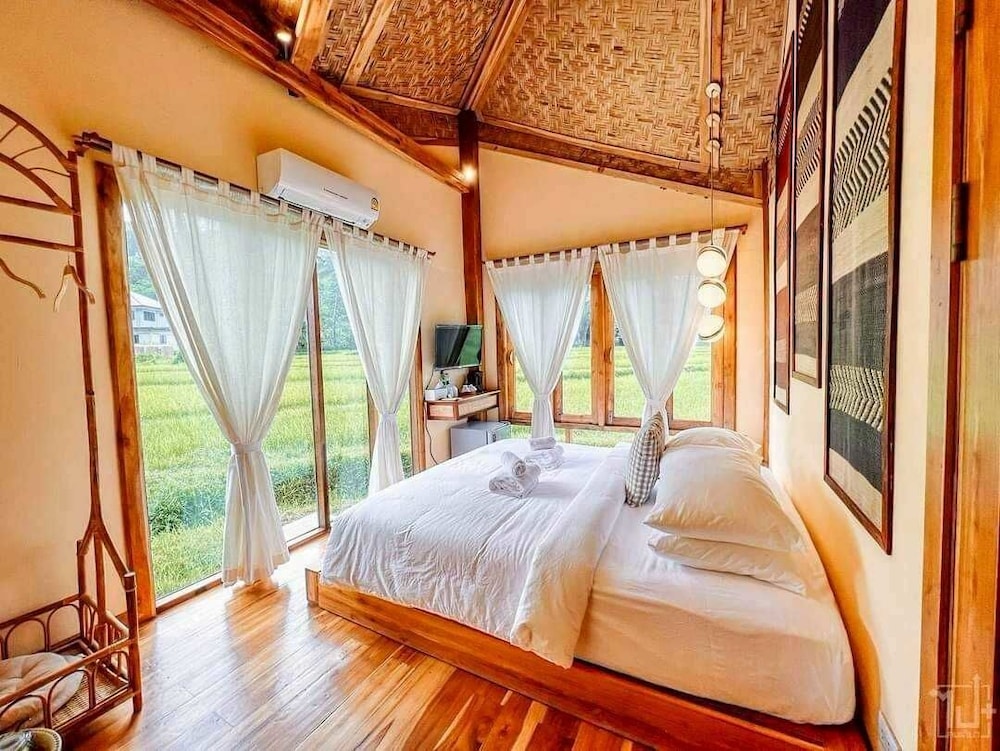 Lomhaijai Homestay