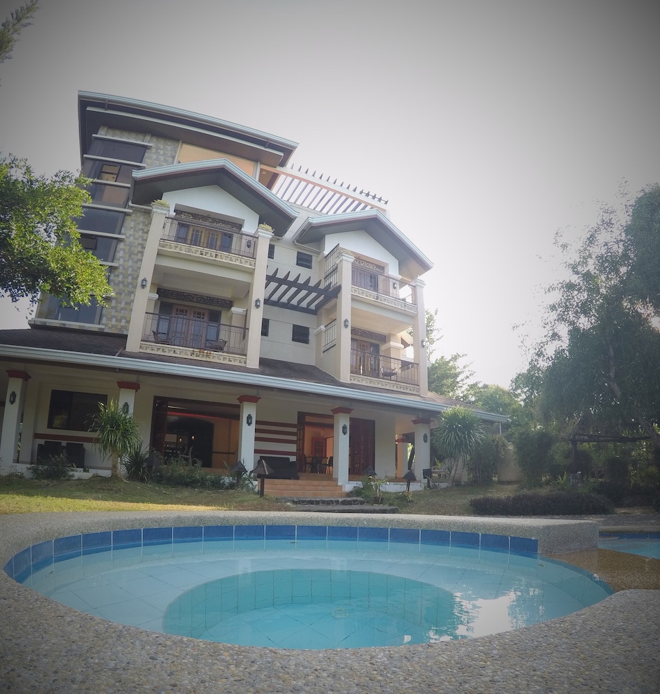 G's Grand Resort and Convention Center