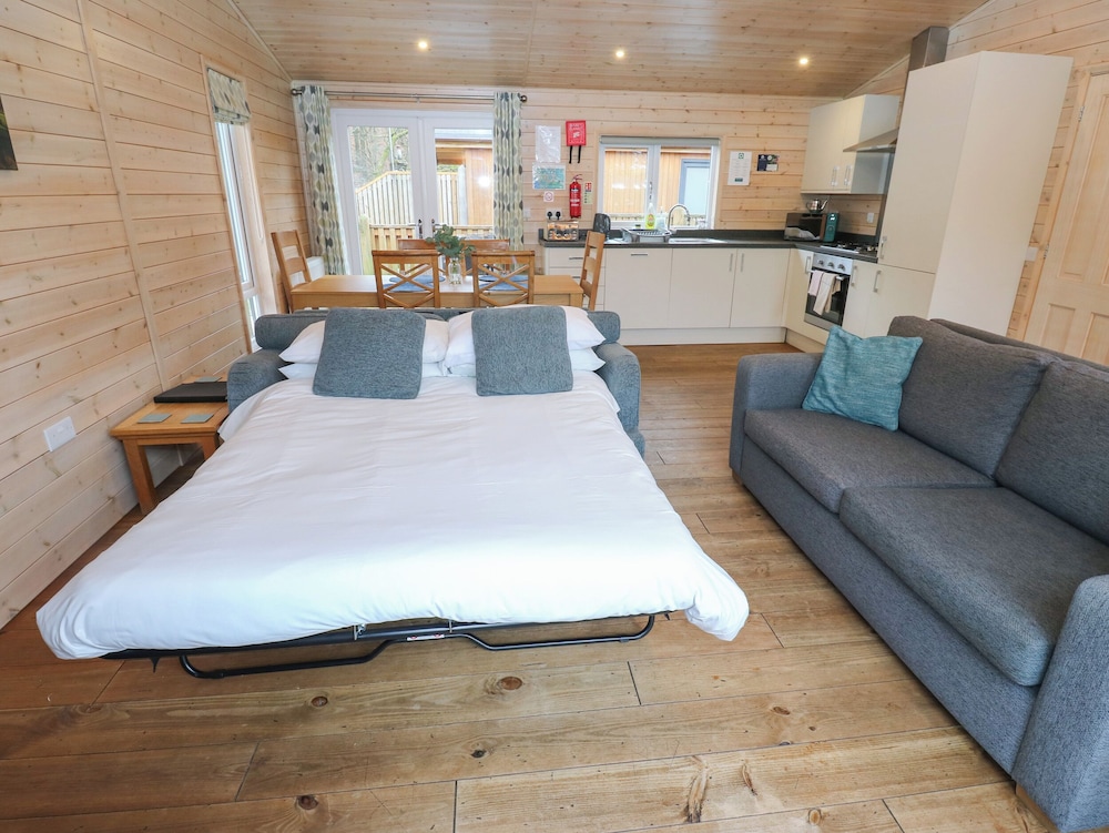 Dovestone Luxury Lodges - Pets Welcome