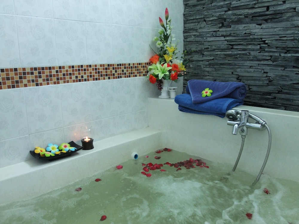 Samui Island Beach Resort & Hotel view 5
