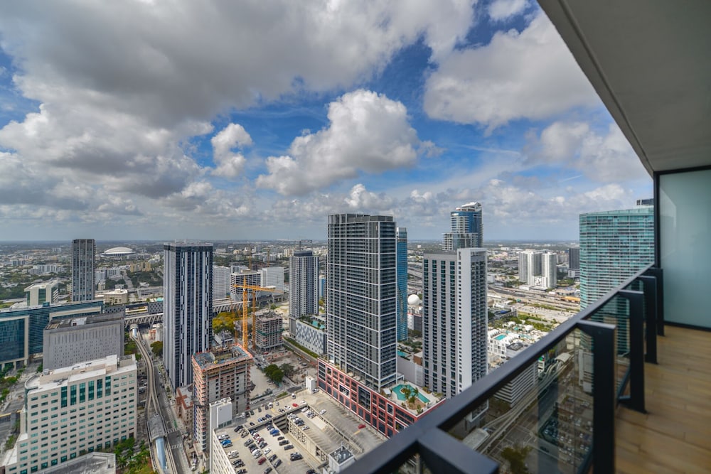 Bayside Charm Captivating Apartment