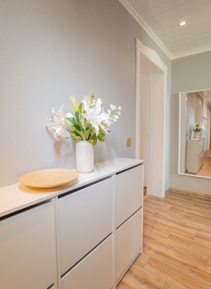 Spacious Apartment In Strausberg - Sleeps 6