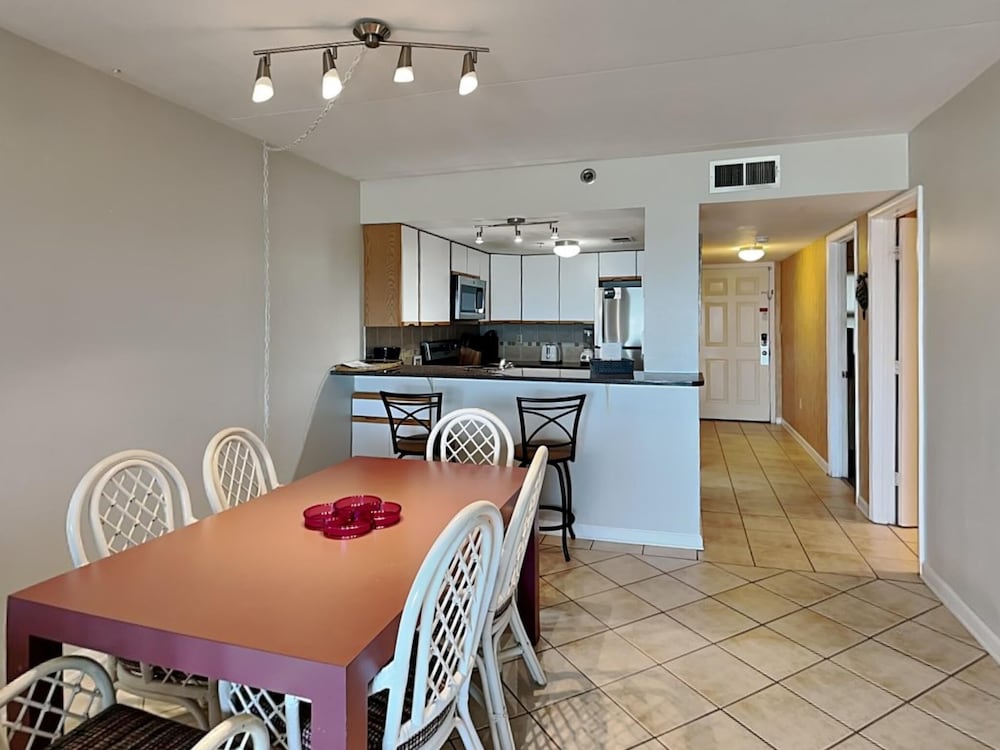 Ocean Breeze West by Southern Vacation Rentals