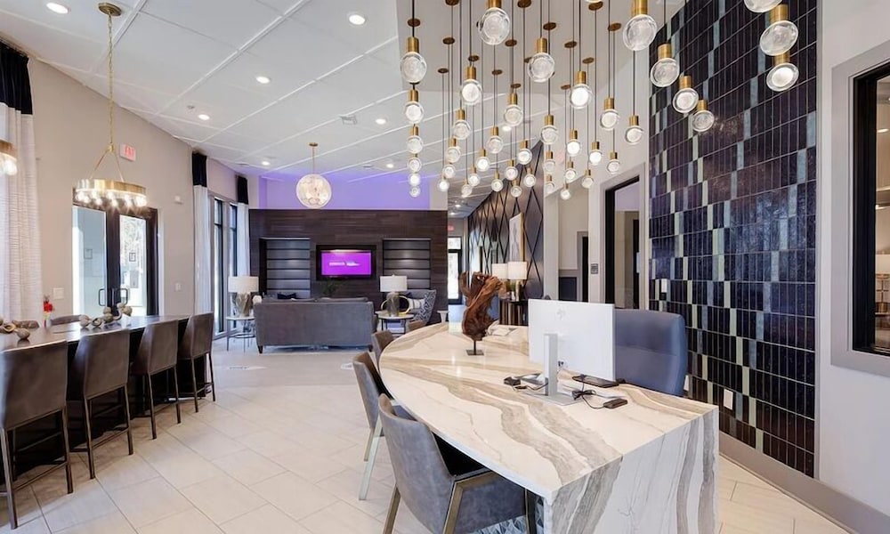 Landing Furnished Apartments - Central West End
