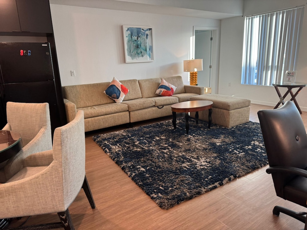 Premier Apts in Vibrant Downtown LA
