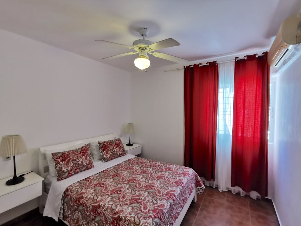 Los Corales Tropical Beach Resort & SPA