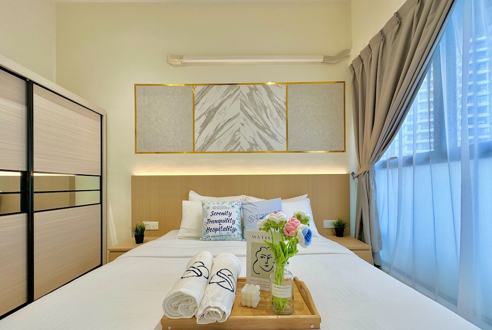 Country Garden Danga Bay Sea View Homestay by Stayrene