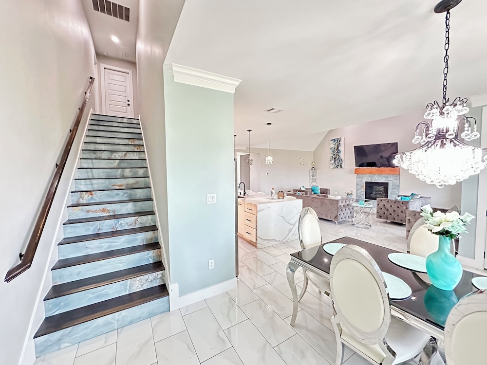 5 bedroom house near COTA AUS - Image 4