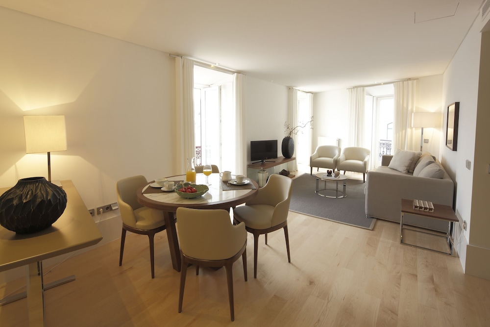 Castelo Apartments by linc