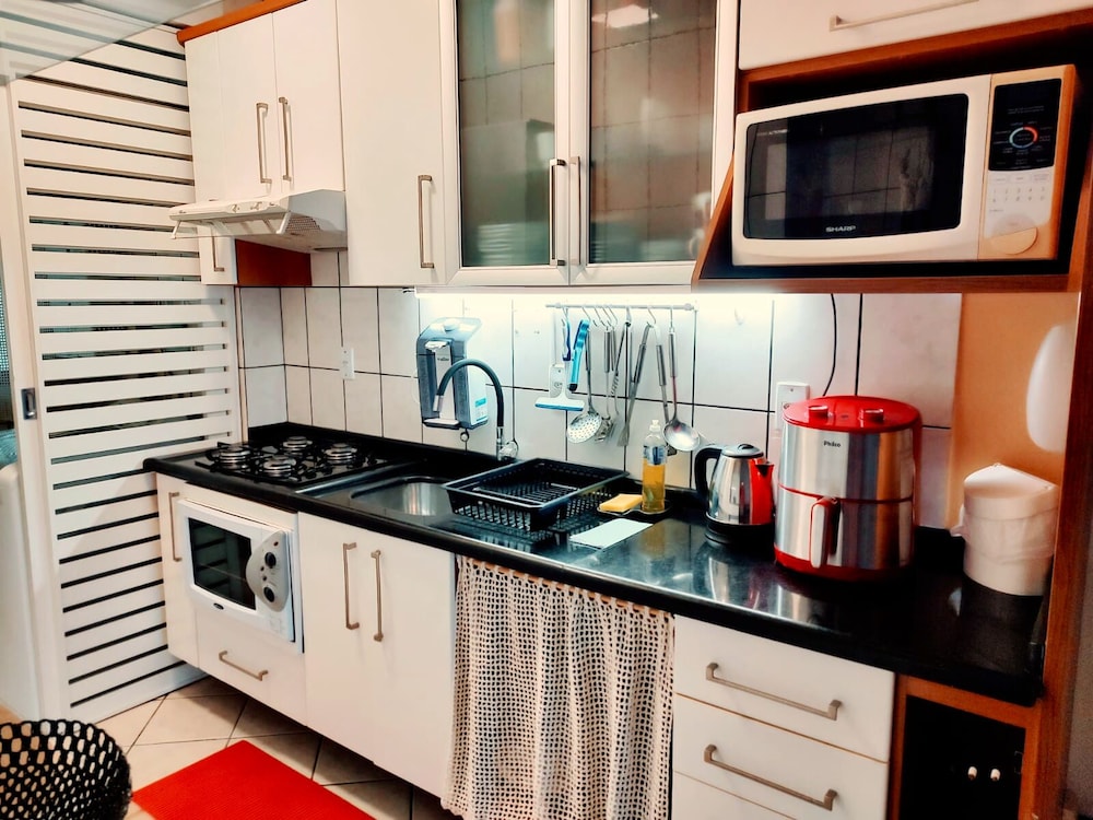 Apt w Balcony and Barbecue 260m Praia Brava Coi302