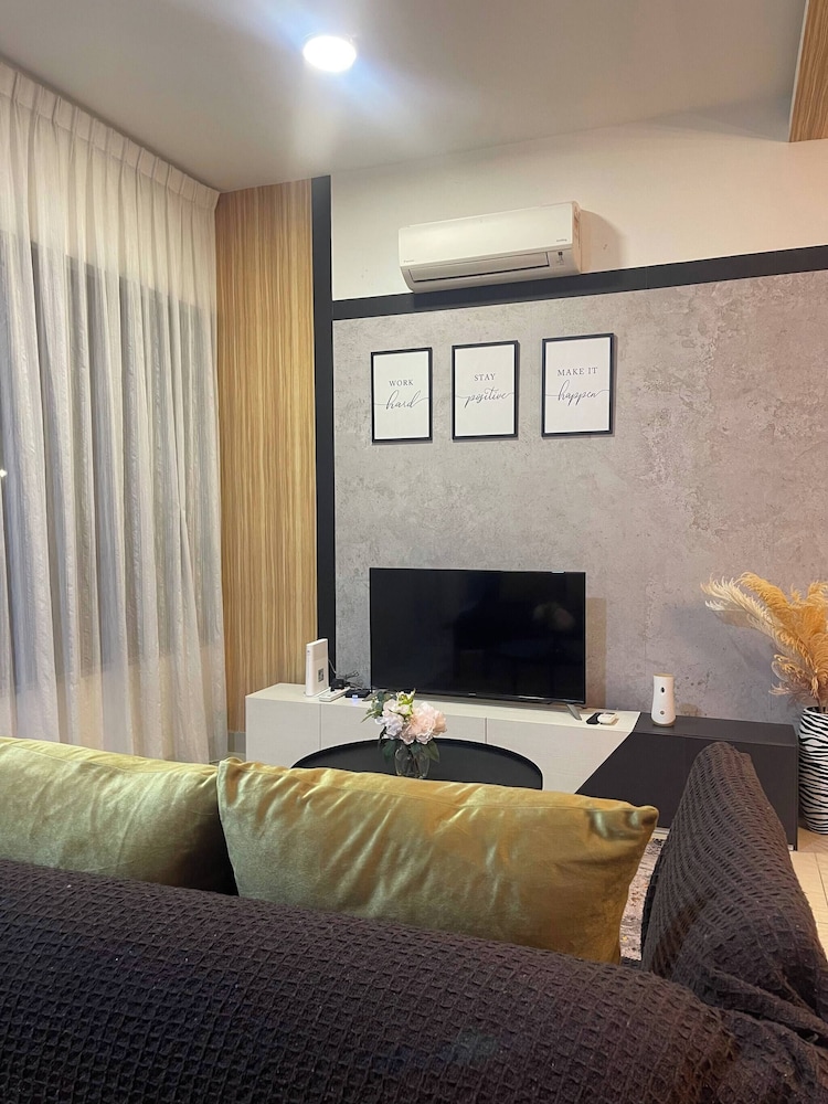 Arte Ampang Klcc 2 BR Homestay, 4-6 pax