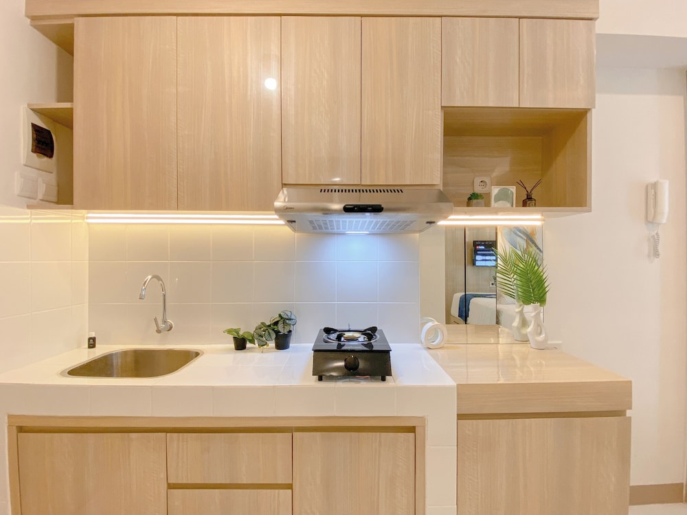 Homey and Comfort Stay Studio Tokyo Riverside PIK 2 Apartment