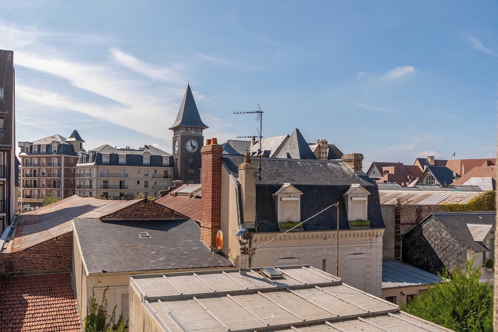 Beautiful Equipped Apartment in Downtown Deauville 4p/1br