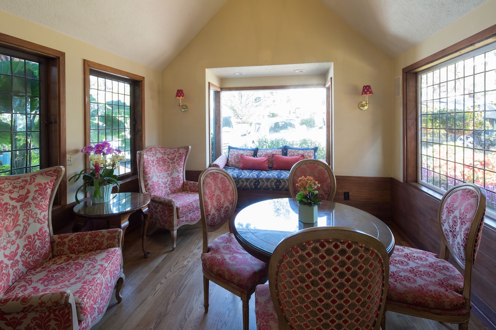 Monterey Vacations - Normandy Inn - Property Image 4