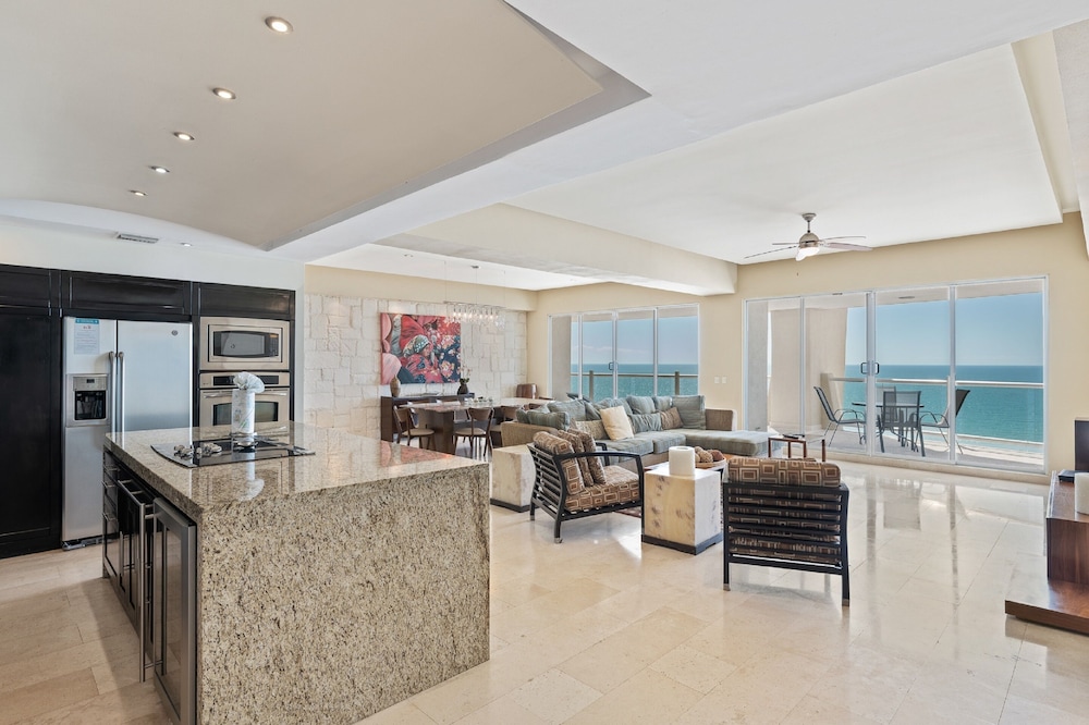 Encanto Living 1103 -3BR by Kivoya