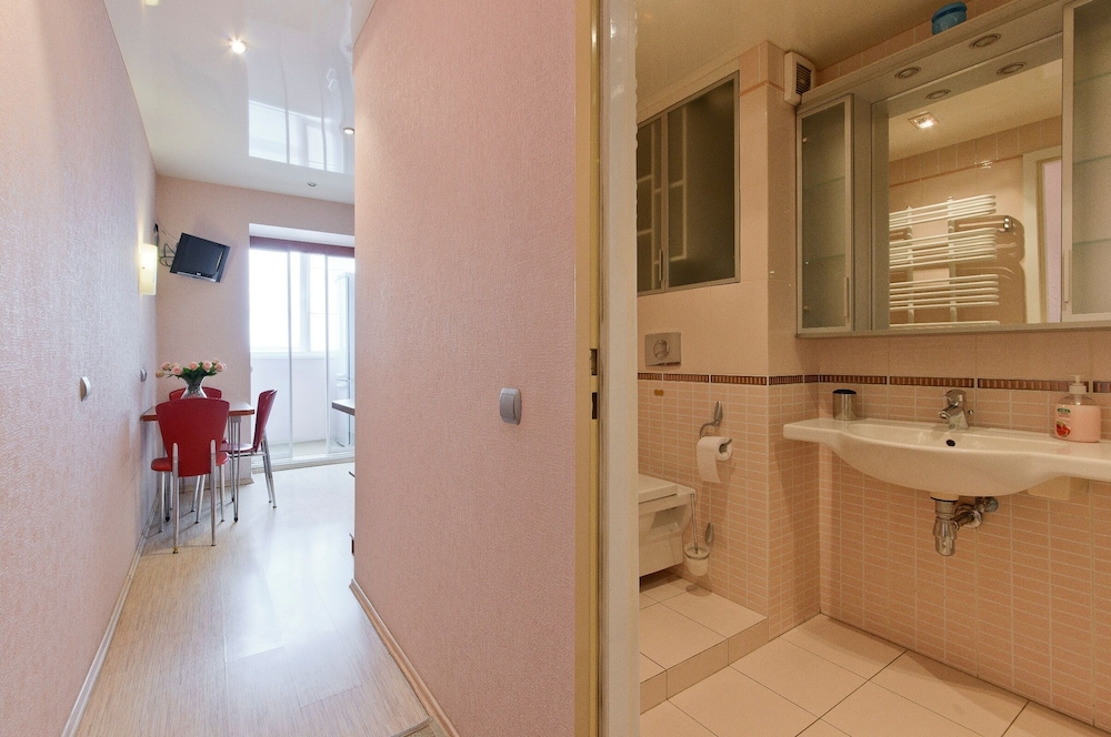 HOME APART Storozhovskaya 8 street view 3