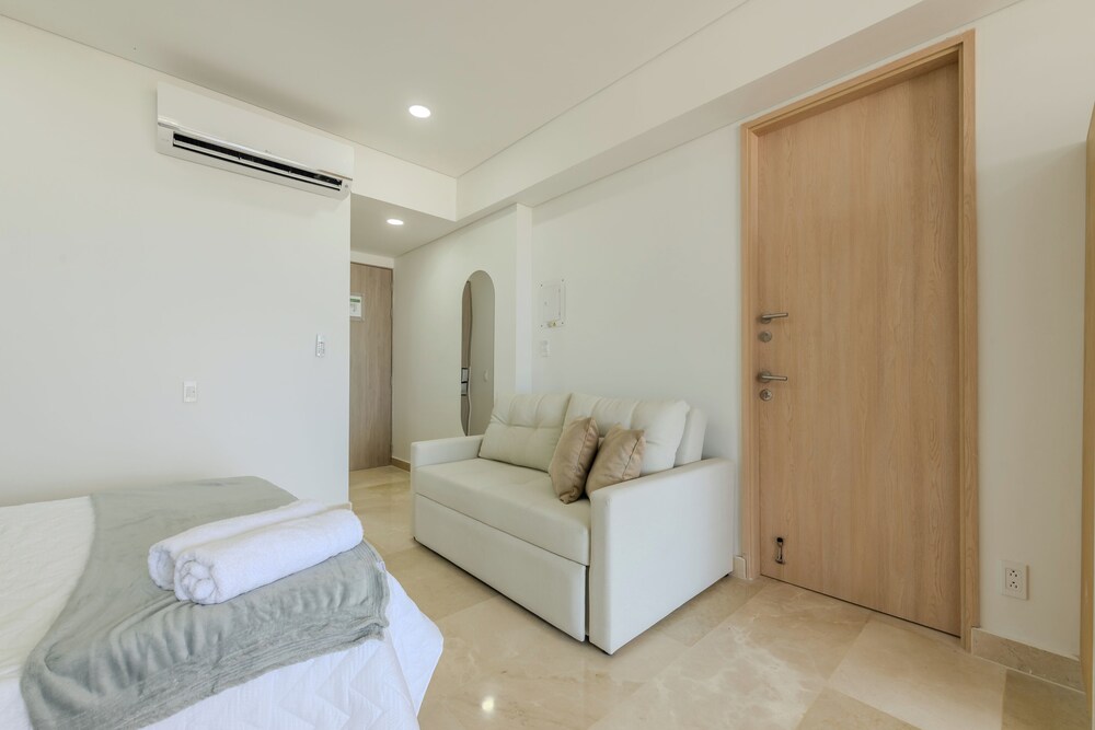 Cartagena Beach Resort 1133