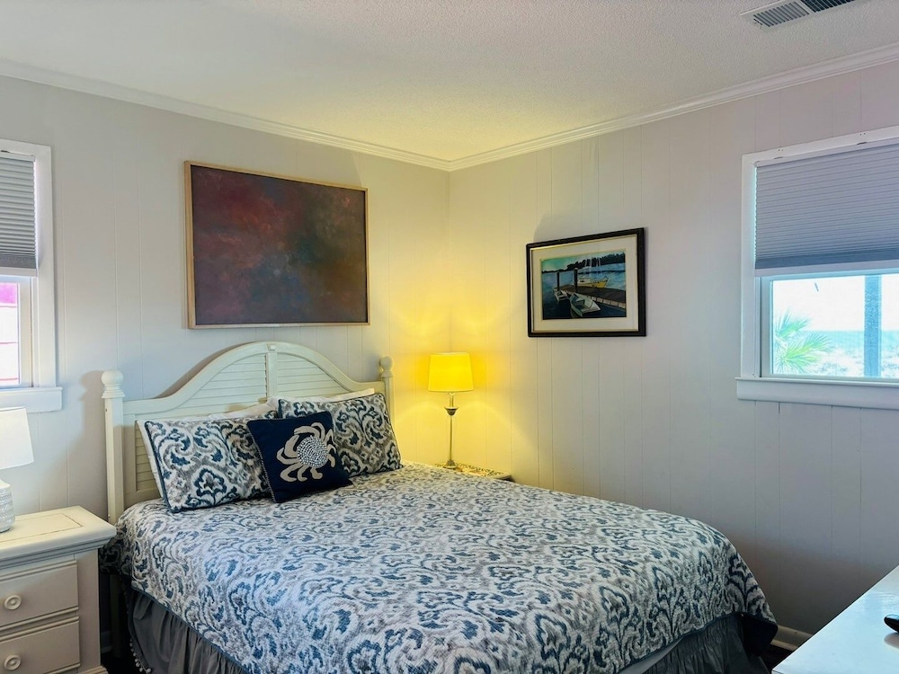 Lime Inn 4 Bedroom Home by RedAwning view 4