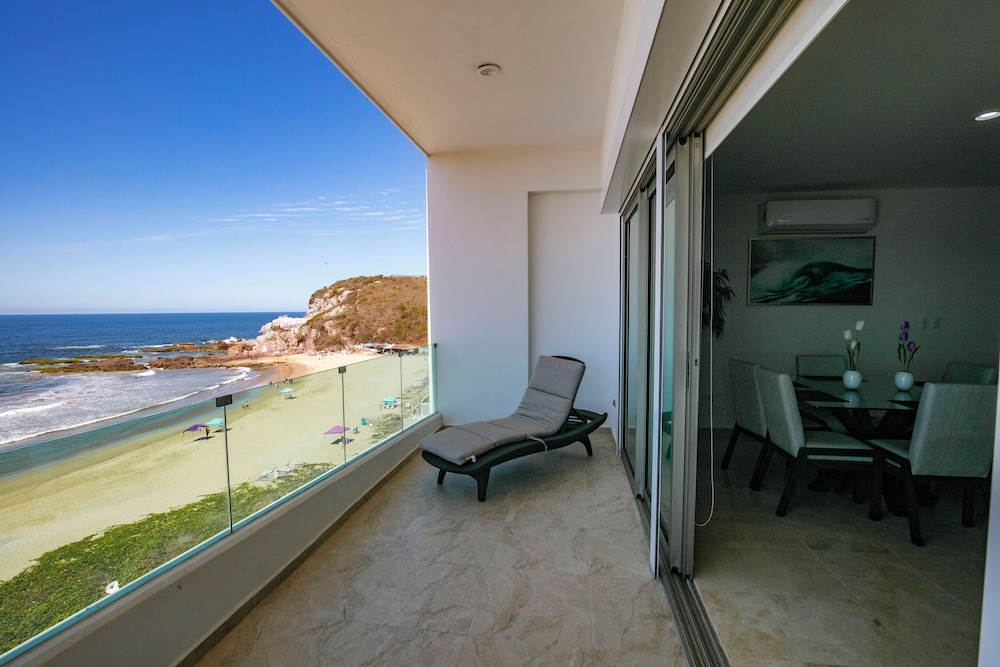 Elegant Condo at Playa Brujas