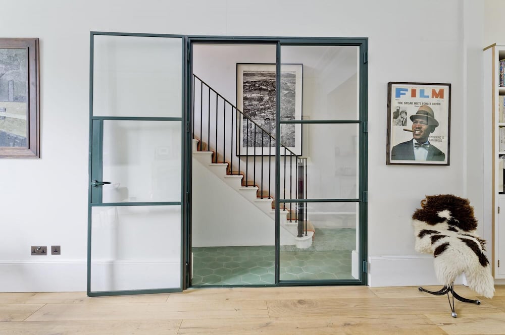 Gorgeous Stylish Interior Designed 5 Bed Home in Holland Park - Superb Location photo 2
