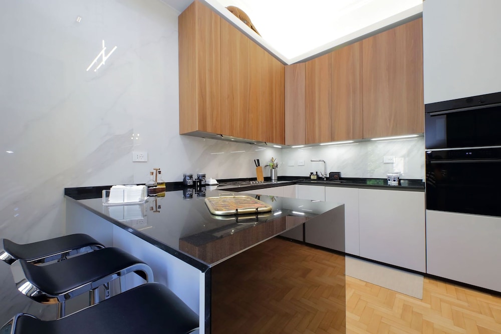 Rare Large and Elegant Rome Apartment in Prati Neighborhood Perfect for Families or Friends