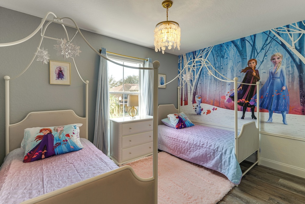 Regal Palms Gem Near Disney w/ Patio, Themed Rooms